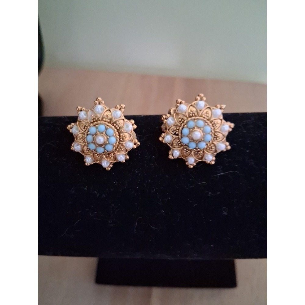 Vintage  Turquoise and Pearl Earrings, Clip On.